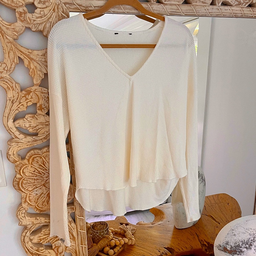 BEAUTIFUL CREAM COLORED WAFFLE TOP 🫶🏼